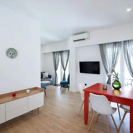 Modern In Close To City Center Apartment Athens
