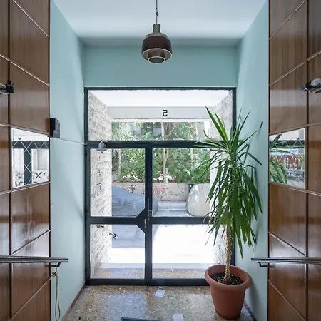 Modern In Close To City Center Apartment